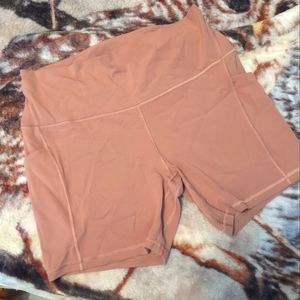 Lululemon XL 6" shorts